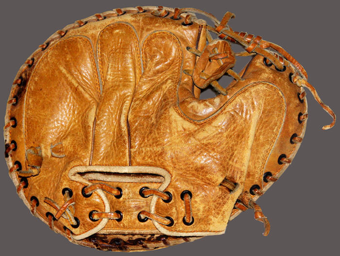 Bill Dickey Spalding Pace Setter Catchers Mitt