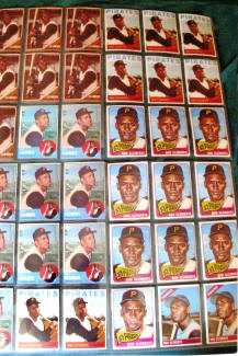Roberto Clemente Baseball Card Collection