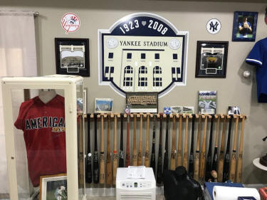 Yankees Tribute Baseball Memorabilia Collectors Showcase